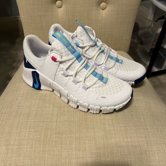 Nike Free Metcon 5 Ladies Training Shoe - Size 9 - Picture 2 of 7